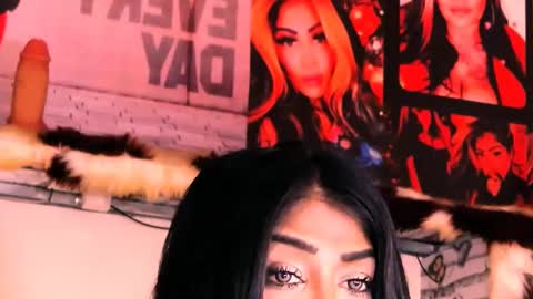 Snapshot of indian_dreamgirl chatting on October 9, 11:37 am Bella Ambrosia online show from October 9, 11:37 am