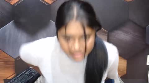 Melz online show from May 6, 7:36 am
