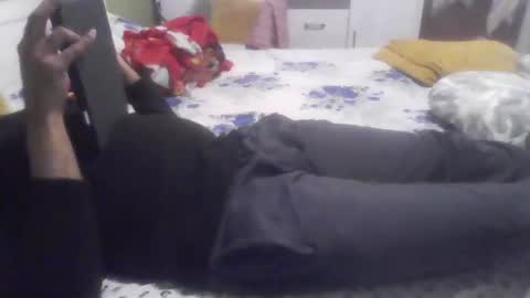 indianhotguy12345123 online show from April 10, 6:34 pm