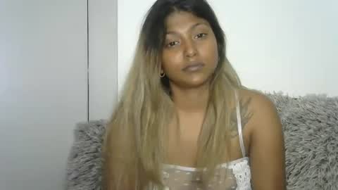 indianqtpie6 online show from November 2, 6:19 pm