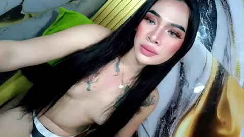Mae online show from July 11, 6:44 pm