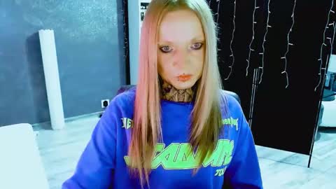 InesDesire online show from September 16, 7:22 am