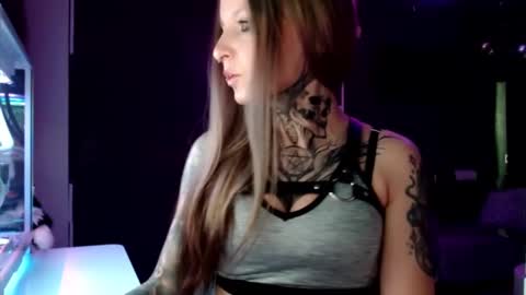 InesDesire online show from February 12, 7:44 am