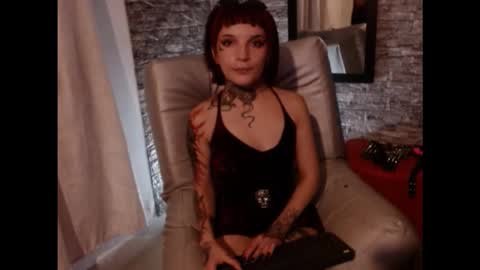 MOLLY online show from October 31, 3:51 am