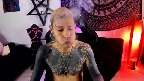 Snapshot of ink_u_buzz chatting on September 27, 8:06 pm Dani  online show from September 27, 8:06 pm