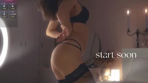 Im Senise Welcome to my room My instagram  online show from October 17, 5:50 pm