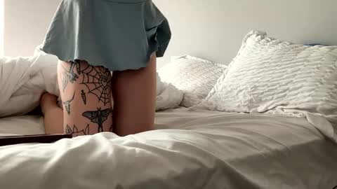 inlovewithrue online show from March 27, 5:58 pm