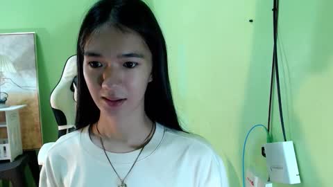 Reign online show from November 29, 9:00 pm