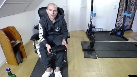 insanemaxxx online show from December 6, 2:33 pm