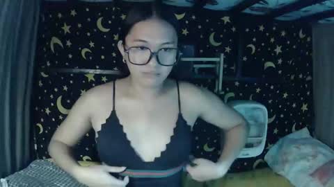 MAXINE online show from November 19, 8:24 am