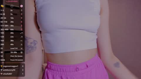 Snapshot of internetsexplorer chatting on December 22, 3:11 pm Bernadette  Join  online show from December 22, 3:11 pm