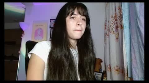 Call me Avri thumps up 666 help pls..Dont forget to smile online show from October 17, 10:58 pm