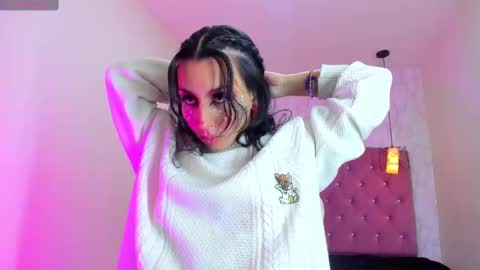 iris_77 online show from November 13, 7:05 pm