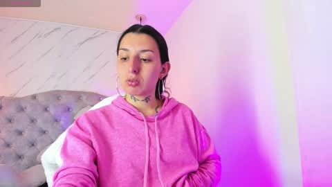 iris_77 online show from November 3, 4:30 pm