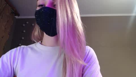 Lily online show from October 15, 4:08 pm