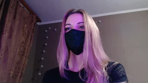 Lily online show from October 27, 6:19 pm