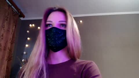 Lily online show from April 7, 4:42 pm