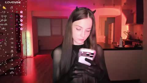 irisskiss online show from June 23, 8:59 pm
