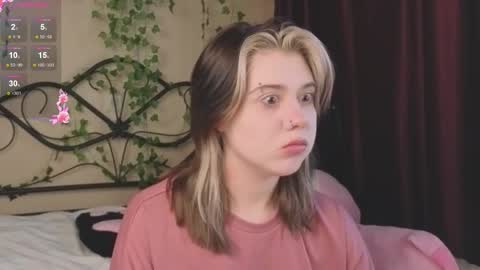 I am Cutie Iris3 online show from November 29, 8:00 am