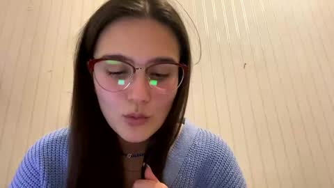 irisss31 online show from January 4, 7:44 pm