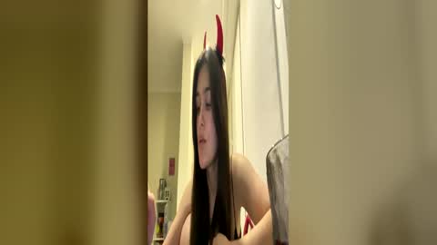 irisss31 online show from June 8, 6:42 pm