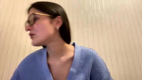 irisss31 online show from February 9, 5:33 pm