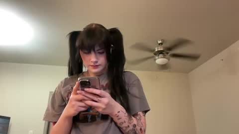 irissweets online show from March 3, 1:53 am