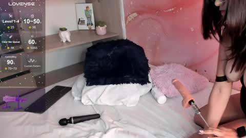 oIssaJonneso online show from April 10, 3:39 pm