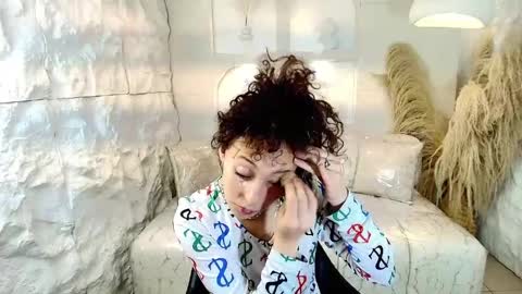 isa_r online show from April 2, 3:14 am