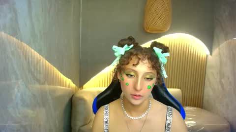 isa_r online show from March 18, 3:23 am