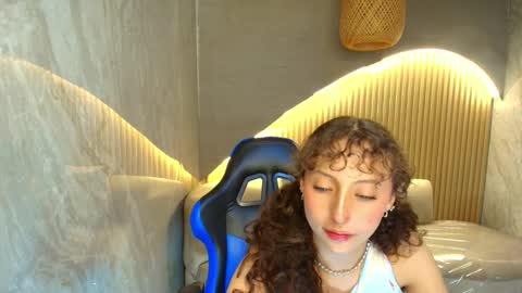 isa_r online show from March 26, 4:07 am