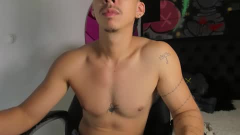 isaac_cryston online show from November 11, 9:50 pm