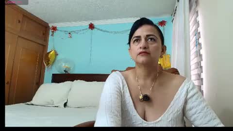 Isabeel Sofia online show from July 17, 2:41 pm