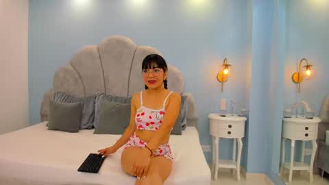 Isa online show from February 11, 11:42 am