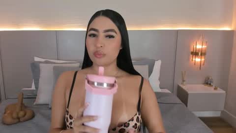 Snapshot of isabel_millher chatting on October 8, 1:24 am Isa online show from October 8, 1:24 am