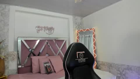 ISABELA  online show from December 17, 11:39 am