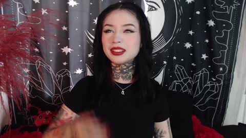 Snapshot of isabella__dark chatting on February 5, 8:25 pm    online show from February 5, 8:25 pm