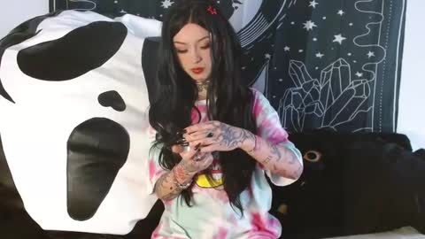 Snapshot of isabella__dark chatting on October 20, 9:20 pm    online show from October 20, 9:20 pm