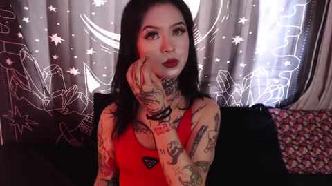 Snapshot of isabella__dark chatting on January 9, 7:40 pm    online show from January 9, 7:40 pm