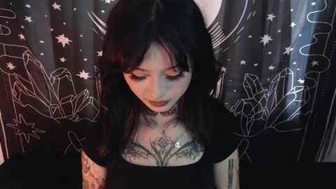 Snapshot of isabella__dark chatting on January 16, 10:34 pm    online show from January 16, 10:34 pm