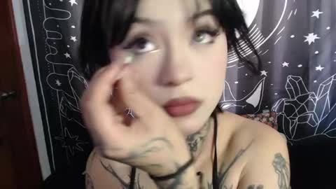 Snapshot of isabella__dark chatting on January 22, 9:10 pm    online show from January 22, 9:10 pm