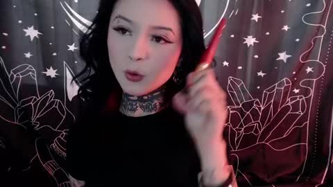 Snapshot of isabella__dark chatting on January 6, 10:15 pm    online show from January 6, 10:15 pm