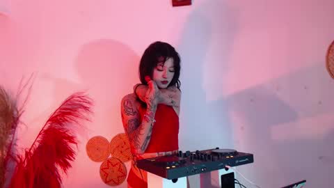 Snapshot of isabella__dark chatting on January 14, 12:00 am    online show from January 14, 12:00 am