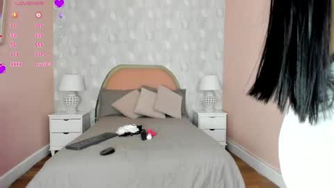 isabella__milf online show from April 19, 12:06 pm