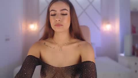 Snapshot of isabella__shine chatting on September 26, 4:59 pm Isa online show from September 26, 4:59 pm