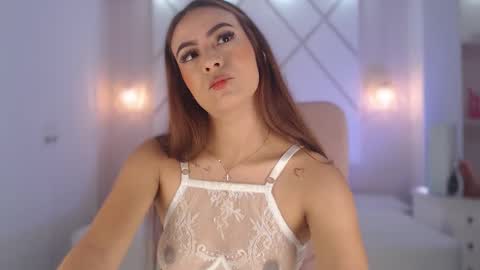 Snapshot of isabella__shine chatting on October 1, 4:06 pm Isa online show from October 1, 4:06 pm