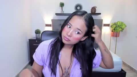 Isabel florez online show from February 25, 2:15 pm