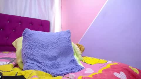 Snapshot of isabella_nice_ chatting on October 1, 3:11 pm abby online show from October 1, 3:11 pm