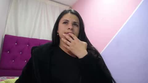 Snapshot of isabella_nice_ chatting on October 7, 12:50 am abby online show from October 7, 12:50 am