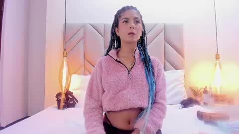 isabellafoox online show from May 12, 1:20 pm